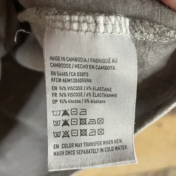 American Eagle Off The Shoulder Flounce Top Cropped Sleeve Gray Size Medium - Picture 4 of 6